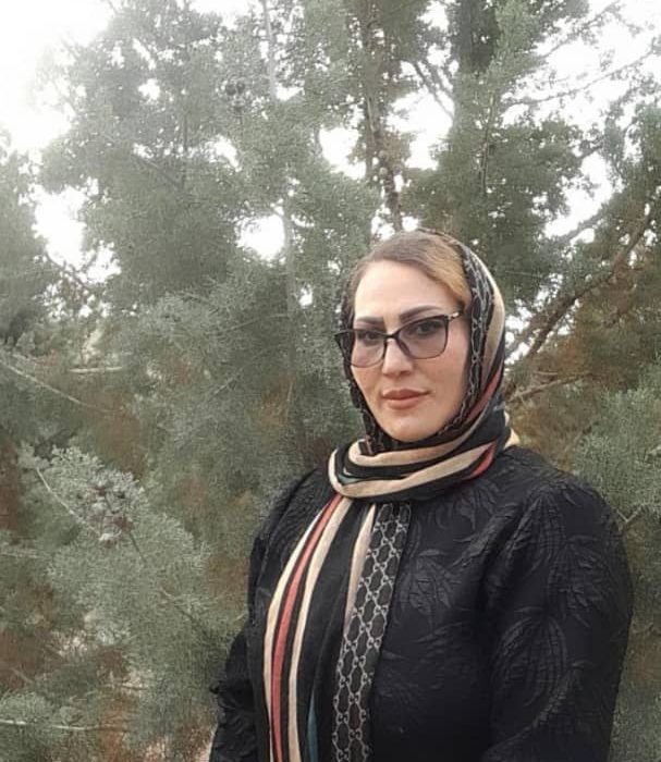 لیلا قنبرزاده دختری از دامنه‌های سبلان؛ زنی که واژه‌ها را به آواز درآورد