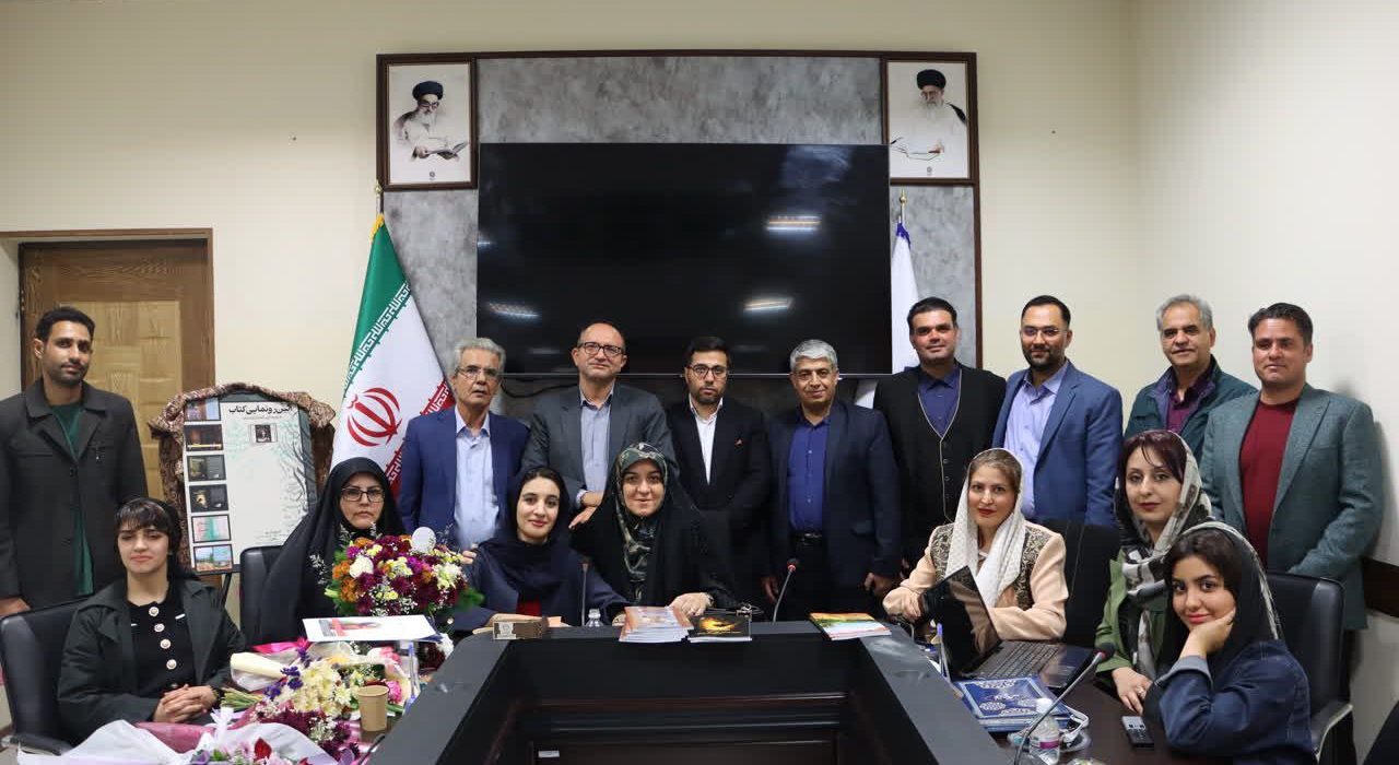 یزد؛ میزبان رونمایی از ۶ اثر تازه‌نشر در آیینی با حضور مقامات فرهنگی و استانی