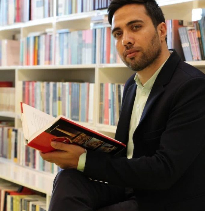 معیار طلایی انتخاب ناشر: چرا تجربه و کارنامه نشر، سرنوشت کتاب شما را تعیین می‌کند؟