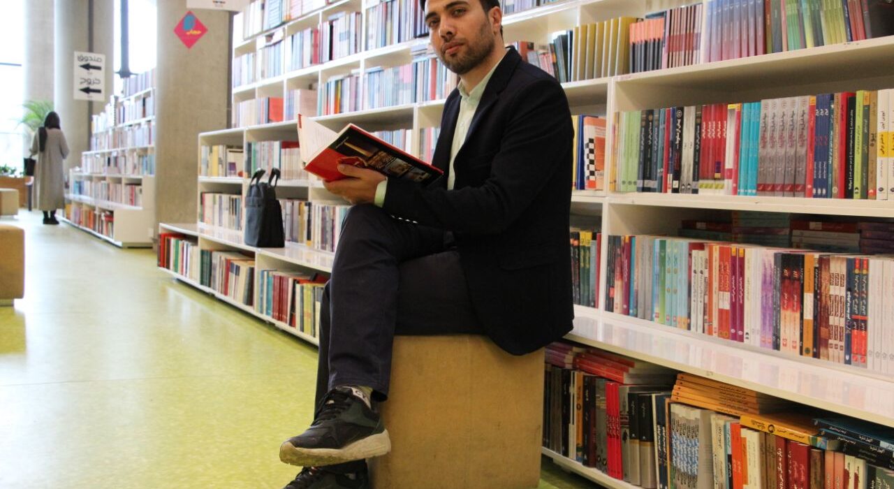 معیار طلایی انتخاب ناشر: چرا تجربه و کارنامه نشر، سرنوشت کتاب شما را تعیین می‌کند؟