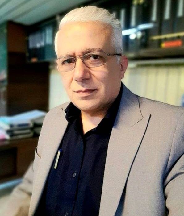کتاب «قور با قه دو نقطه » مجموعه ای ماندگار از کاریکلماتور ها و کوتاه نوشت های مفهومی
